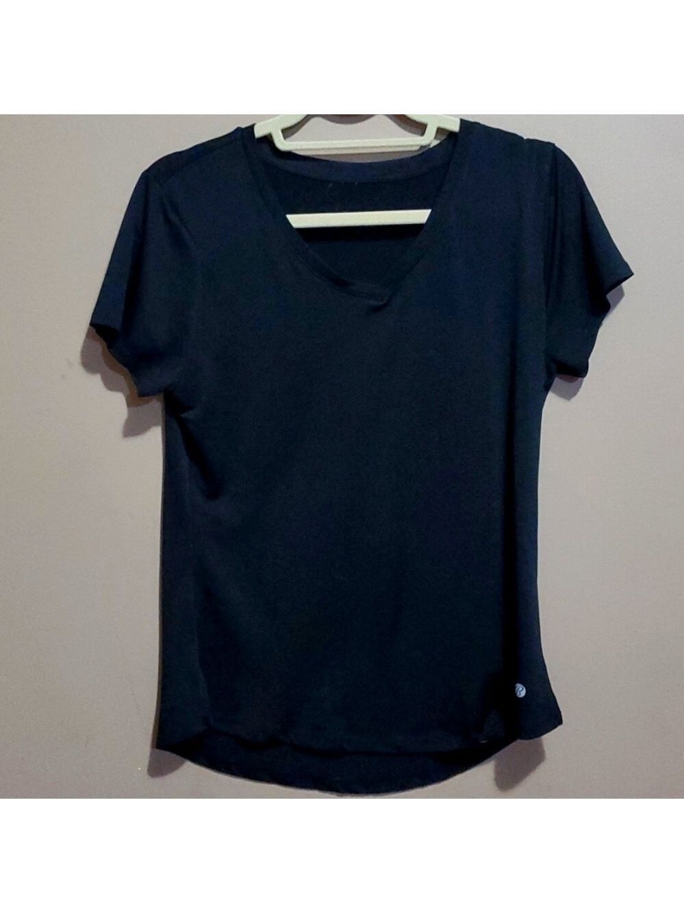 Vneck top size large